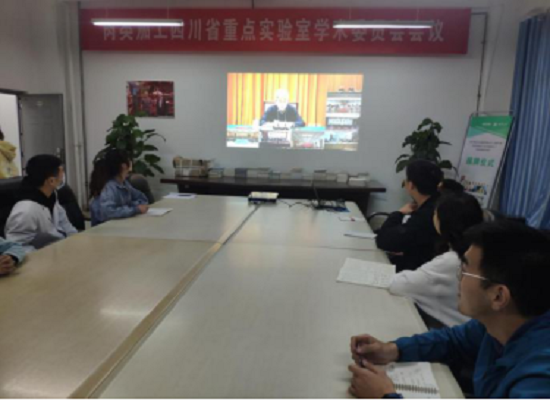 2020.11.18禁忌书屋
研究生党支部深入学习十九届五中全会464.png